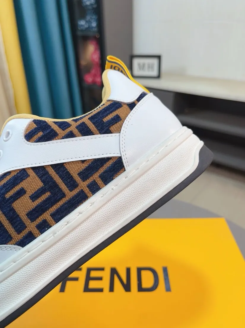 Men's shoes 💰400🌹🌹[FENDI] Fendi's classic and comfortable men's shoes, this complex sneaker is made of soft calfskin➕genuine leather lining➕original ultra-light rubber material with rough outsole. This unique light style is suitable for the casual and refined sensibility of this season. It is comfortable and natural on the feet. It is an everyday style for casual travel in autumn and winter! 38/44